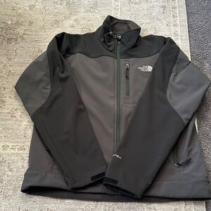 The North Face Men's Medium Gray/Black Apex Jacket.